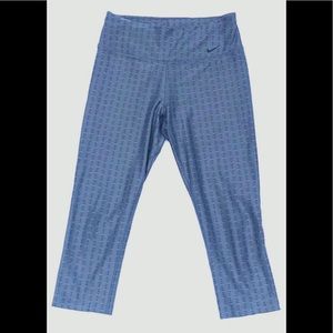 Nike Legend Dri-Fit Capri